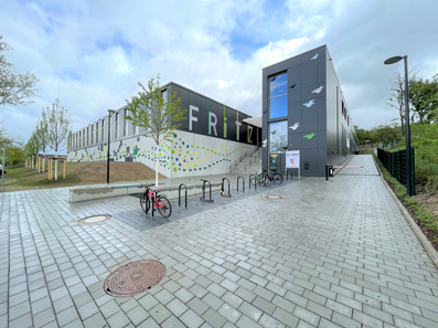 Neu, modern und klimafreundlich: die Fritz-Gansberg-Schule in Wiesbaden