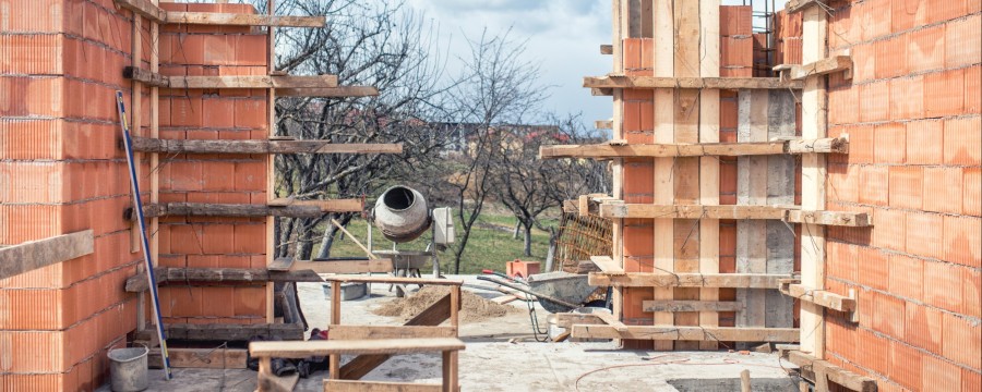 Bürokratie-Irrsinn beim Bauen - wir zeigen, warum ein Radweg seit 51 Jahren in der Planung ist und welche Verordnungen das Bauen besonders teuer macht 