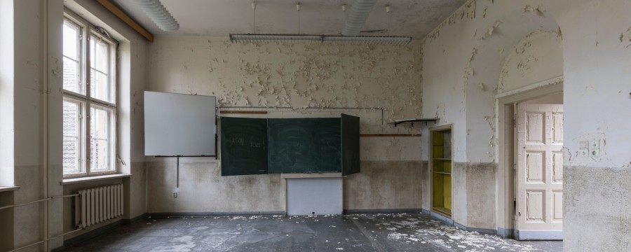 Schulen sind in einem schlechten Zustand. Doch den Kommunen fehlt das Geld.
