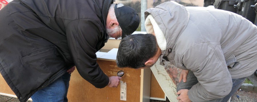 Sie nehmen es genau: die Müllermittler in Offenbach. 