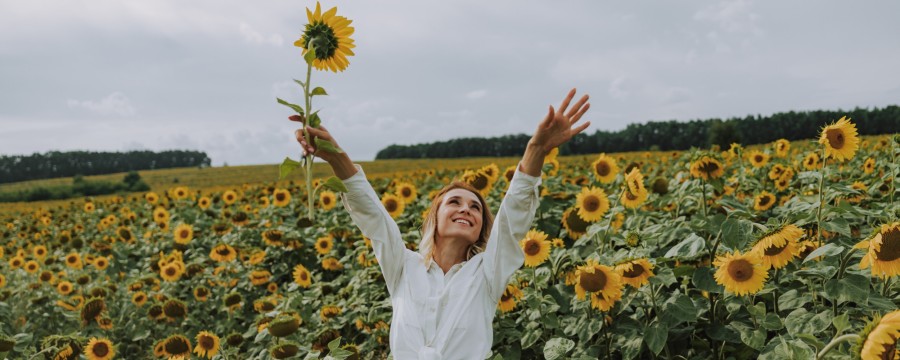 Der Glücksatlas 2025 zeigt: Glück hängt mit der Zufriedenheit der Menschen in ihrer Kommune zusammen - und mit dem "Wir Gefühl"