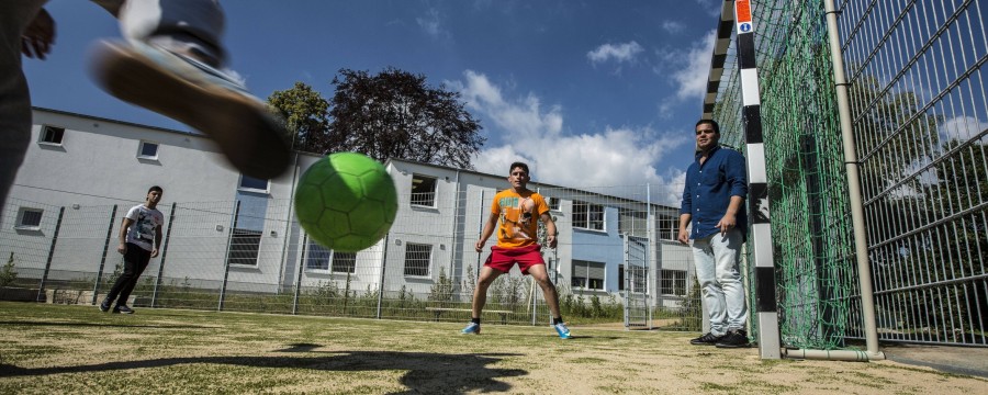 Investitionen in Kommunen sind dringend nötig - Feste wie hier die Einweihung eines neuen Bolzplatzes (Vereinsgelände Homburger Turngemeinde 1846 e.V.) werden immer seltener 