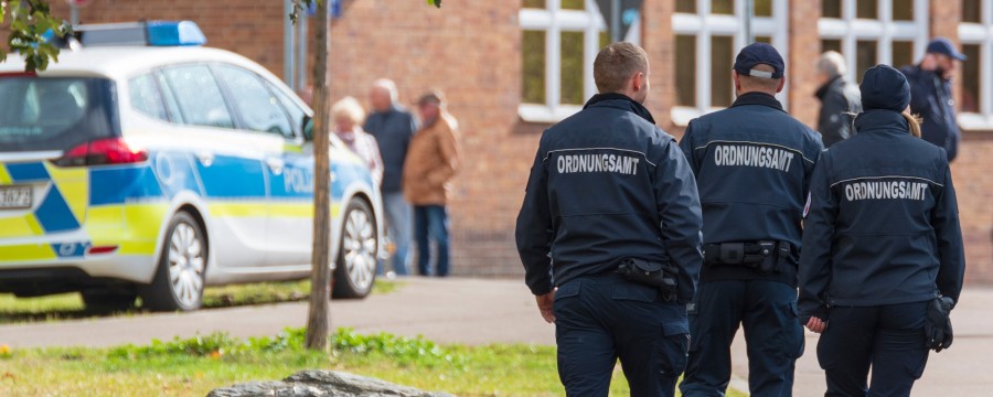 Das verdienen Mitarbeiter im Ordnungsamt - zum Beispiel in Dresden, Potsdam und Heilbronn