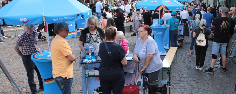 Der Endspurt im Kommunalwahlkampf in NRW läuft - hier eine Kundgebung der AfD in Gelsenkirchen, wo der Partei besonders hohe Wahlergebnisse vorausgesagt werden
