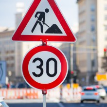 Die Straßenausbaubeiträge sind noch nicht offiziell abgeschafft, doch die Kommunen schicken schon jetzt keine Bescheide mehr.