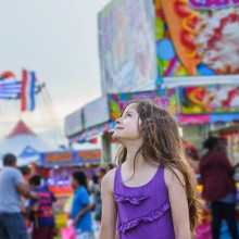 Sind Volksfeste mit Zuckerwatte bald nur noch wage Erinnerungen einer vergangenen Zeit? Immer mehr Kommunen müssen ihre ihre Volksfeste absagen