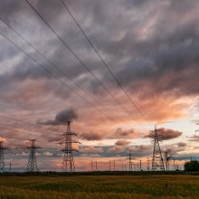 Energiewende in kleinen Kommunen: Herausforderungen, Lösungen und mutige Beispiele – der KOMMUNAL-Podcast im Faktencheck